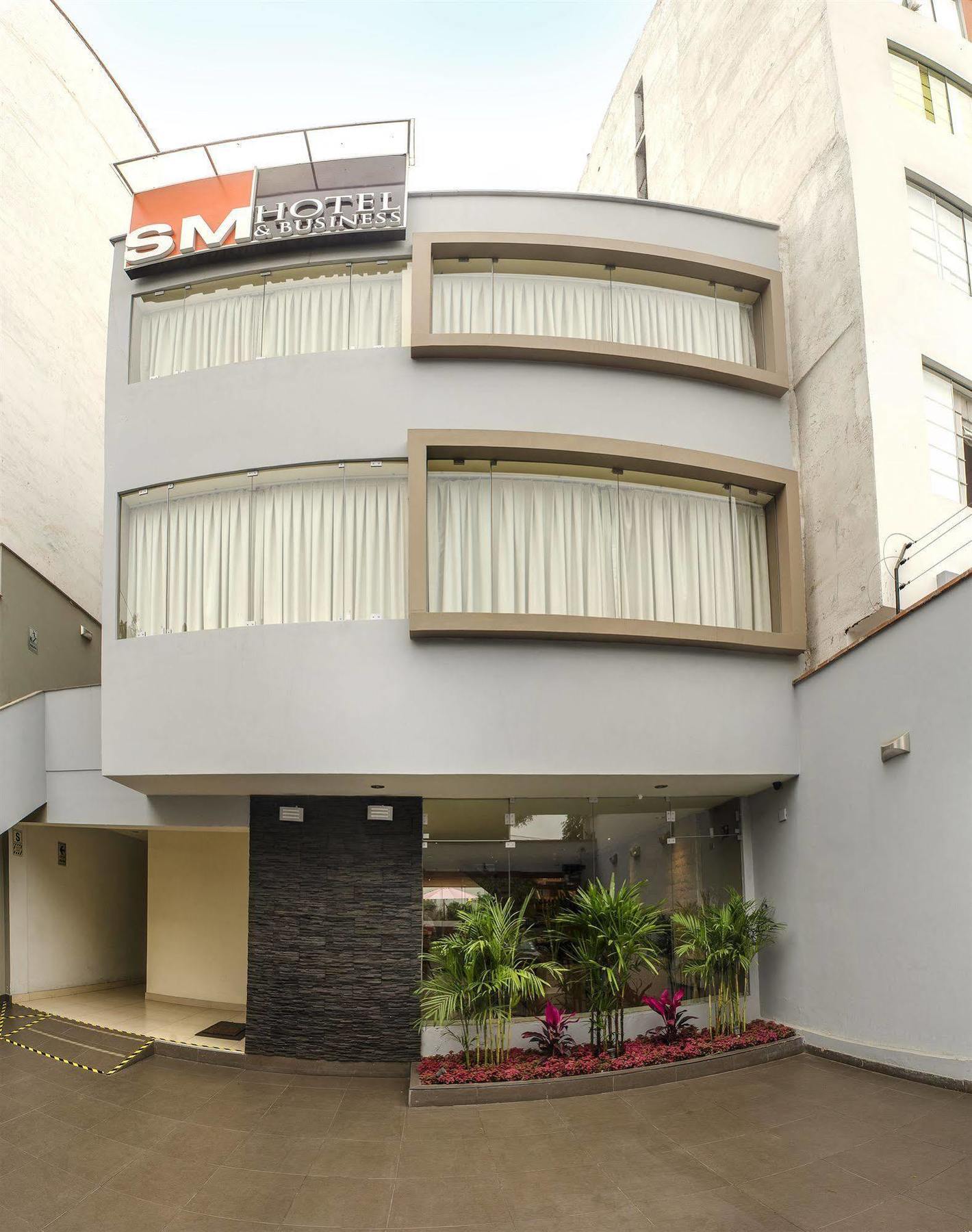 Sm Hotel Lima Luaran gambar