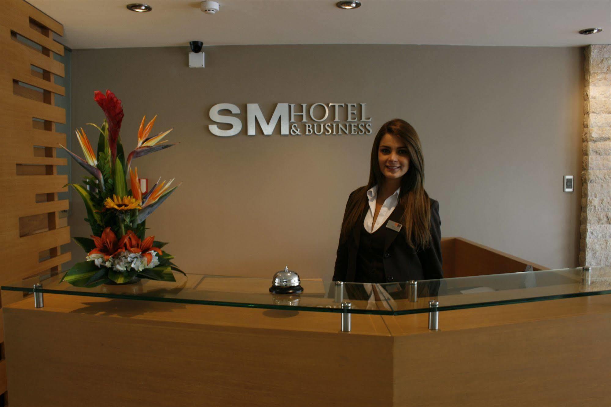 Sm Hotel Lima Luaran gambar